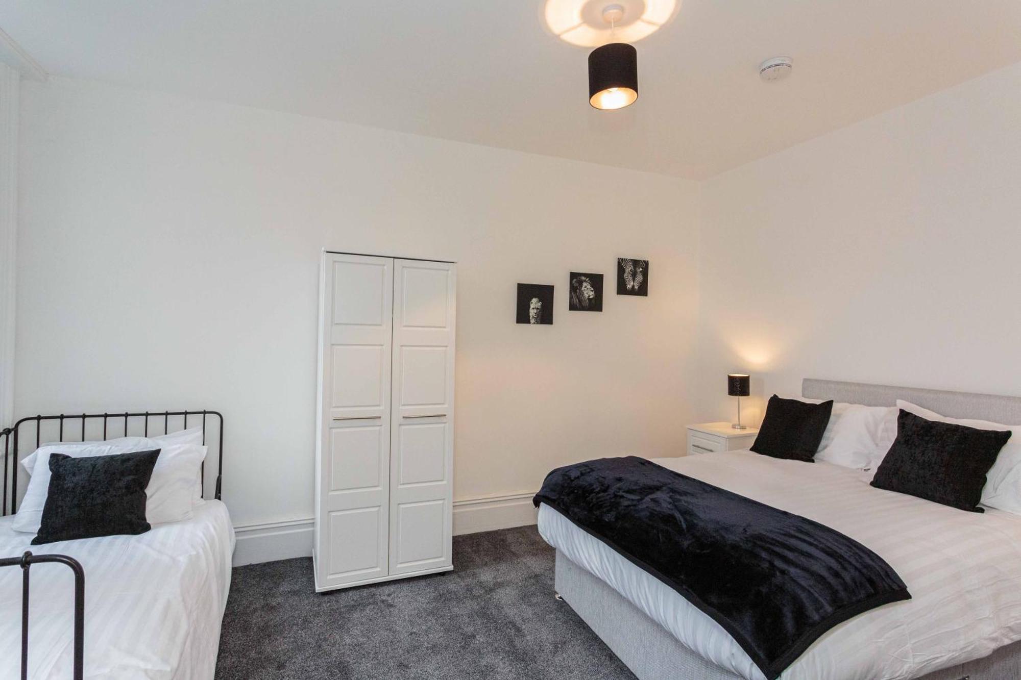Cherry Property - Berry Apartments بلاكبول الغرفة الصورة